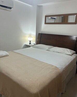 3 quartos, ferros/tábuas de passar roupa, Wi-Fi, roupa de cama