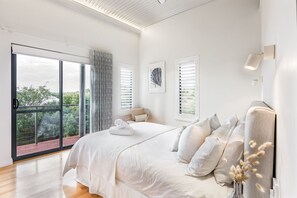 4 bedrooms, iron/ironing board, Internet