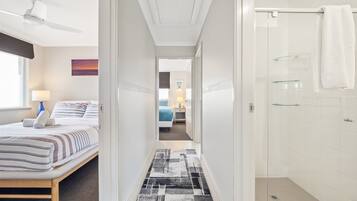 3 bedrooms, iron/ironing board, Internet