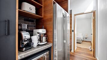 2 bedrooms, iron/ironing board, Internet