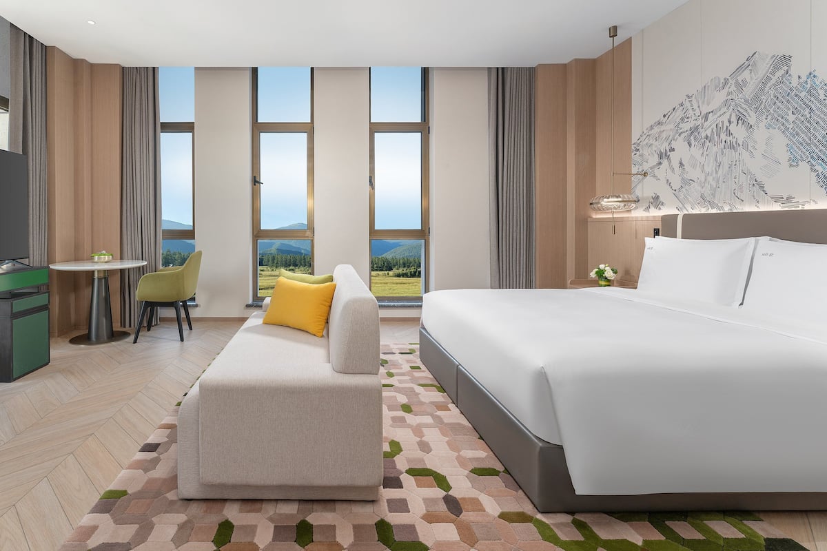 Premium Room, 1 King Bed (High Floor)