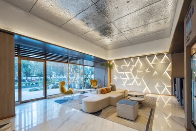 Holiday Inn Express Wuhan East Lake by IHG