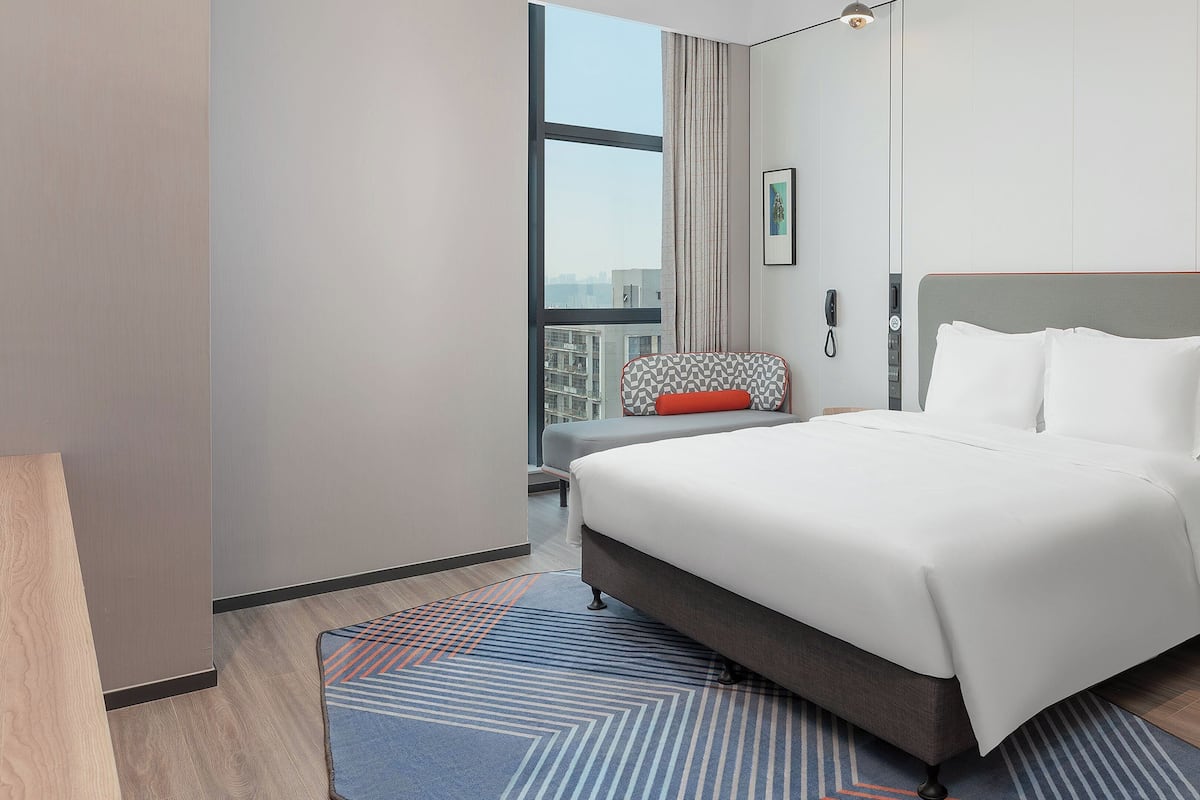 1 Bedroom Suite Lake View | 1 bedroom, down comforters, desk, laptop workspace