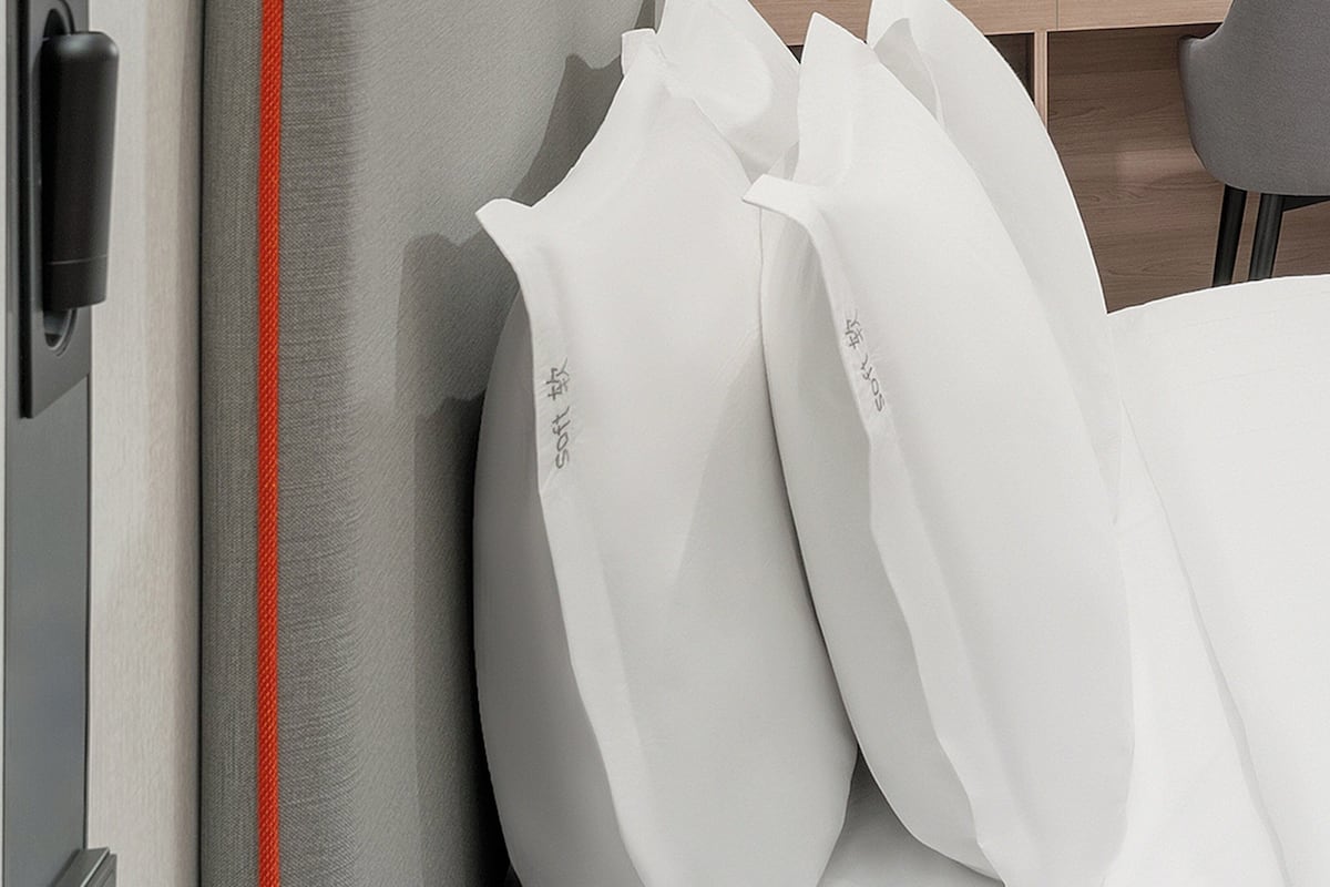 Standard Room | 1 bedroom, down comforters, desk, laptop workspace