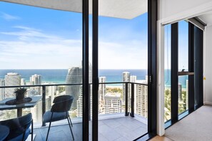 Interior - Comfy 2 Bedroom Apartment in Broadbeach - Q Stay (14013 - 2N - NB)
(Broadbeach)