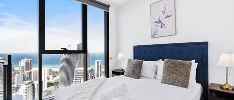 2 chambres, coffres-forts dans les chambres, fer et planche à repasser