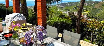 House with a great sea view, pool, 14 minutes to the beach