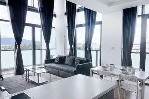 Room - Kwen Suites - City Centre Riverson Soho 2Br l Studio l Duplex (Kota Kinabalu)