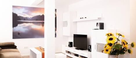 TV, stereo