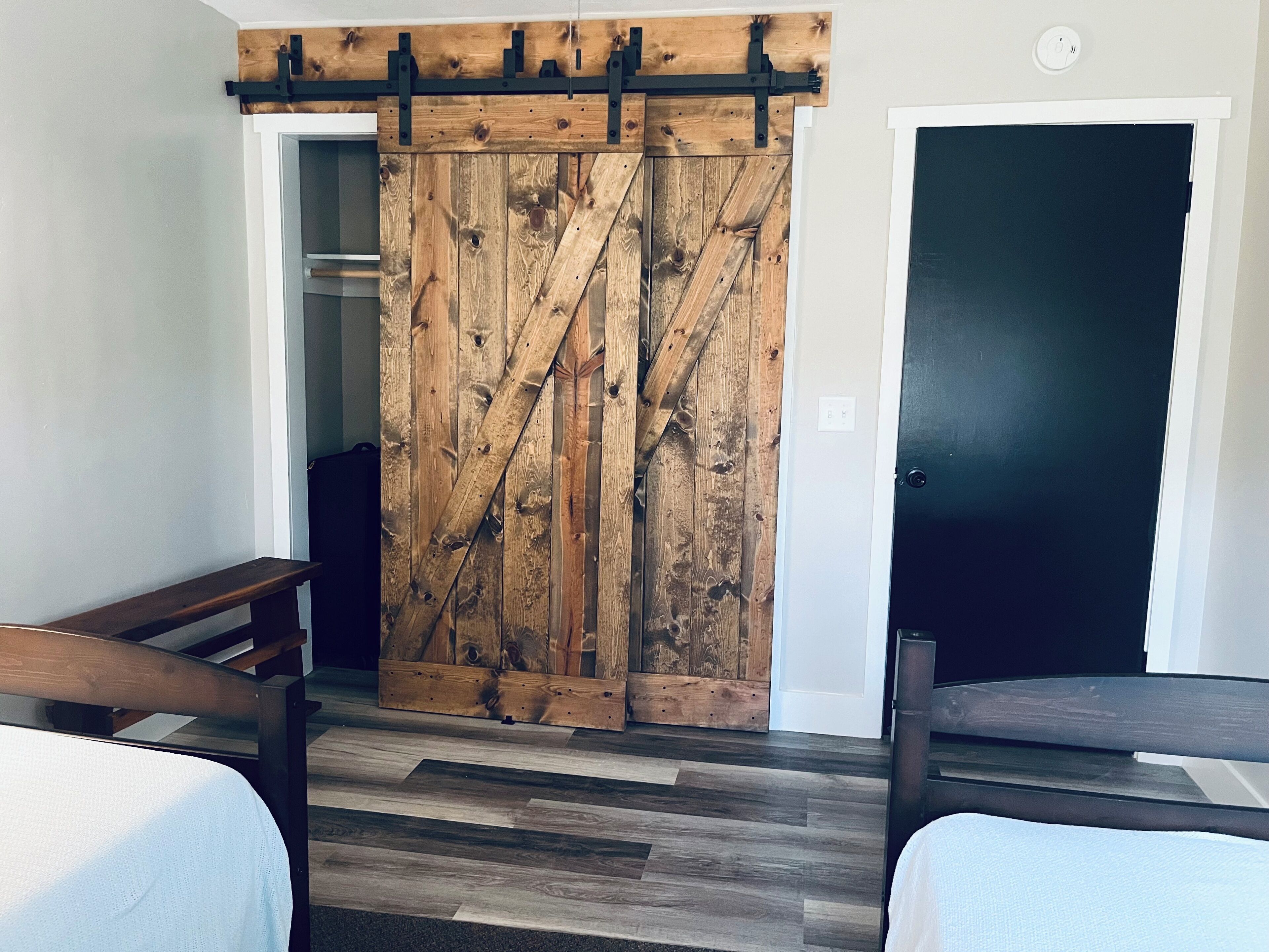 2 chambres, fer et planche à repasser, Wi-Fi, draps fournis