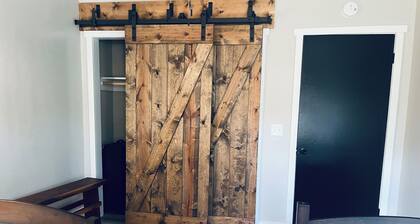 Snuggle up and relax with the whole family at this Ava home.