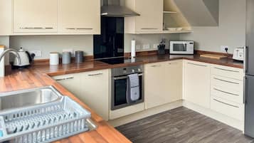 Dishwasher, high chair