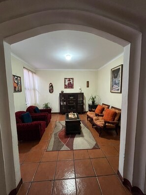 Interior - Serene 4-bedroom house with WiFi in Quetzaltenango (Quetzaltenango)