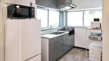 Fridge, microwave, coffee/tea maker, electric kettle