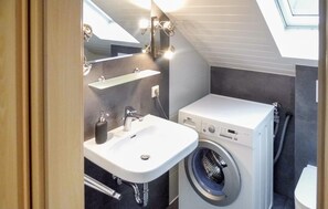 Shower - Gorgeous home in Kirchheim with WiFi (Kirchheim)