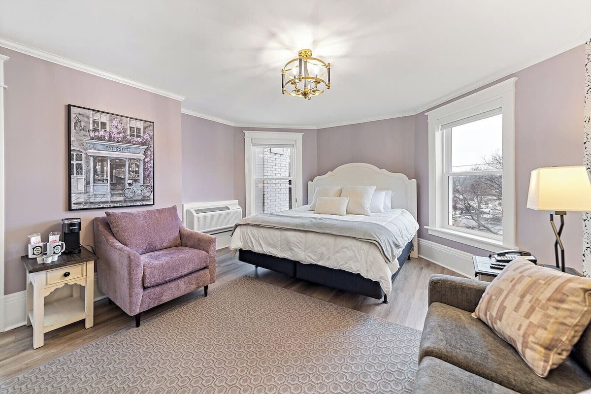 Suite - 1 kingsize-seng med sovesofa | Arbejdsområde til bærbare computere, gratis Wi-Fi