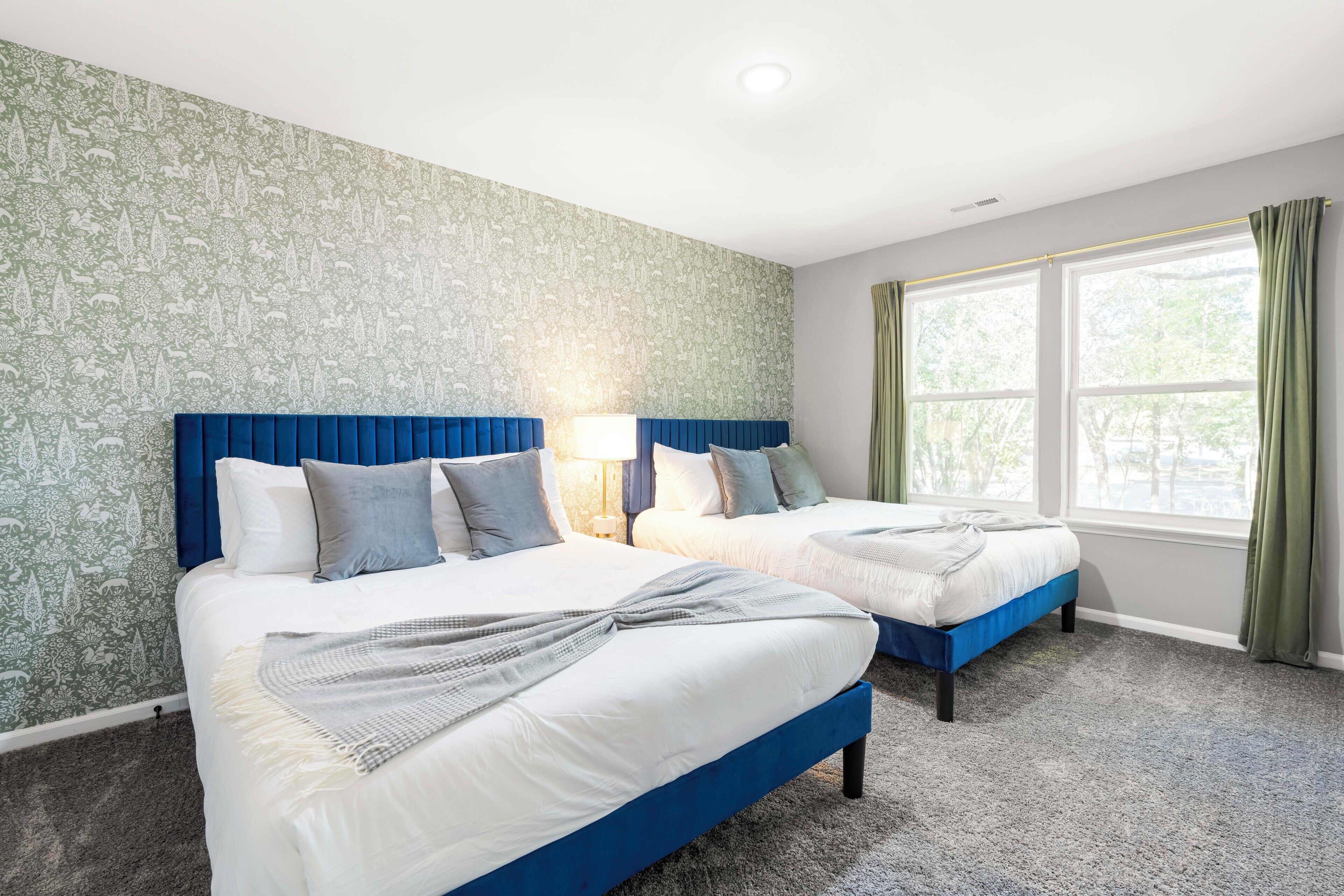 5 bedrooms, desk, free WiFi, bed sheets