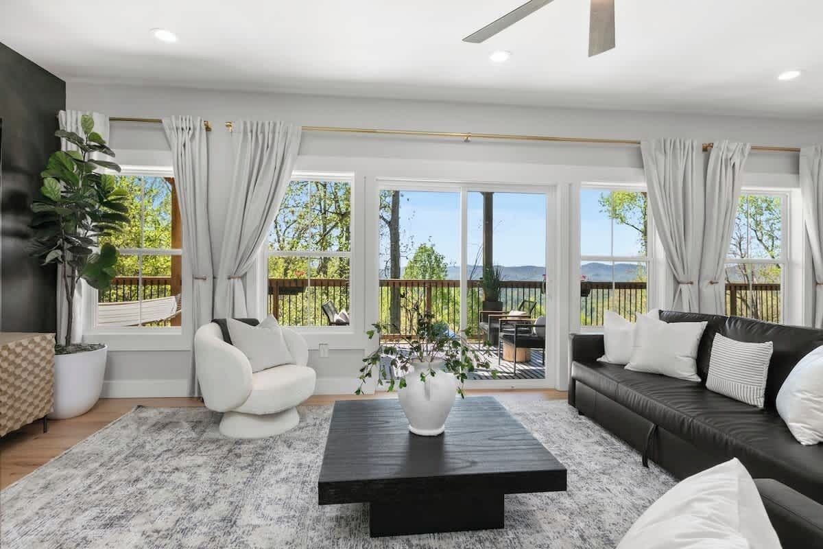 Smart TV, fireplace, offices