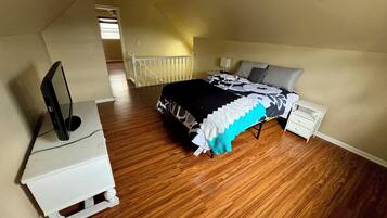 2 bedrooms, desk, iron/ironing board, free WiFi