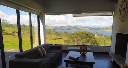 Represa del Sisga, 3-bedroom country house.