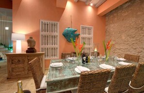 Premium-Haus | Hochwertige Bettwaren, Zimmersafe, kostenloses WLAN, Bettwäsche