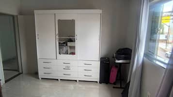 3 Schlafzimmer, Bügeleisen/Bügelbrett, WLAN, Bettwäsche