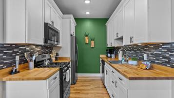 House, Berbilang Katil, Patio, City View | Dapur peribadi | Pembancuh kopi/teh, cerek elektrik