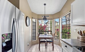 Micro-ondes, four, plaque de cuisson, lave-vaisselle