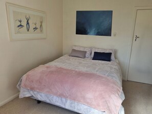 3 chambres, fer et planche à repasser, Wi-Fi, literie fournie