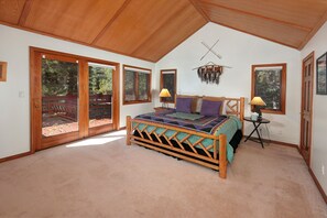 5 bedrooms, desk, iron/ironing board, free WiFi - Mountain Home with Private Hot Tub (Silverthorne)