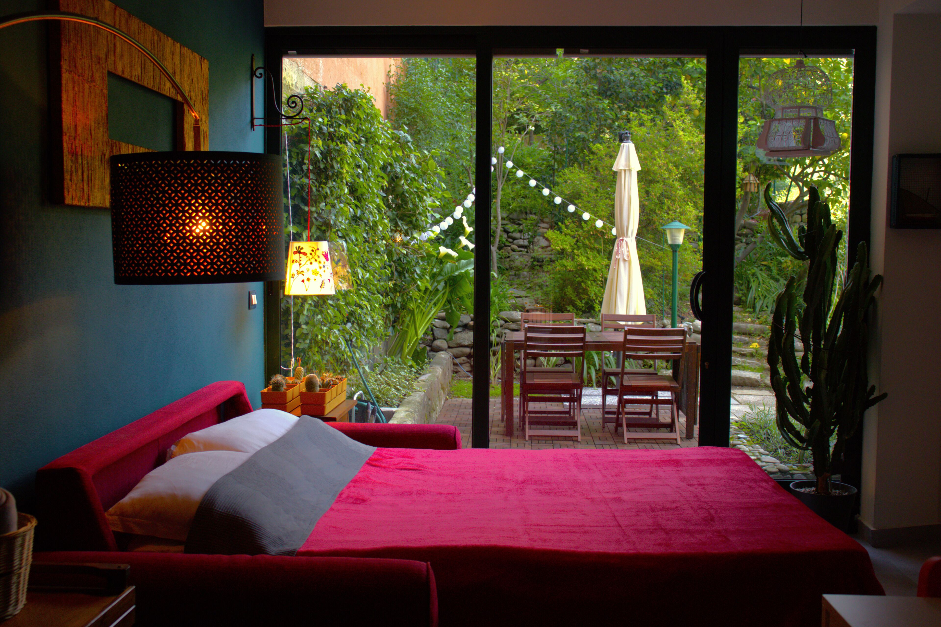 2 bedrooms, travel crib, free WiFi, bed sheets