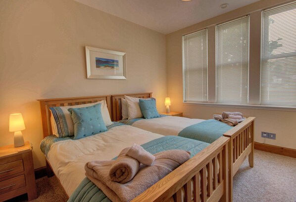 Apartment | 3 bedrooms - 1 Argyle Place Dornoch (Dornoch)