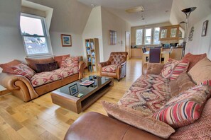 Apartment | 3 bedrooms - 1 Argyle Place Dornoch (Dornoch)