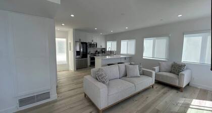 MB Modern Sand Section Sea View