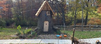 Half whit farm & BB
10 miles from the US open in Oakmont Pa
