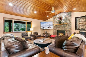 Smart TV, fireplace, DVD player