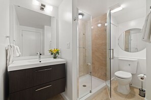 Shower, hair dryer, towels - RMR: Tensleep B4 Condo in Teton Village (Teton Village)