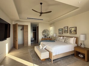 4 bedrooms, desk, iron/ironing board, free WiFi