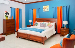 6 bedrooms, iron/ironing board, WiFi, bed sheets