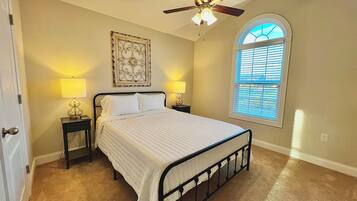 3 bedrooms, iron/ironing board, WiFi, bed sheets