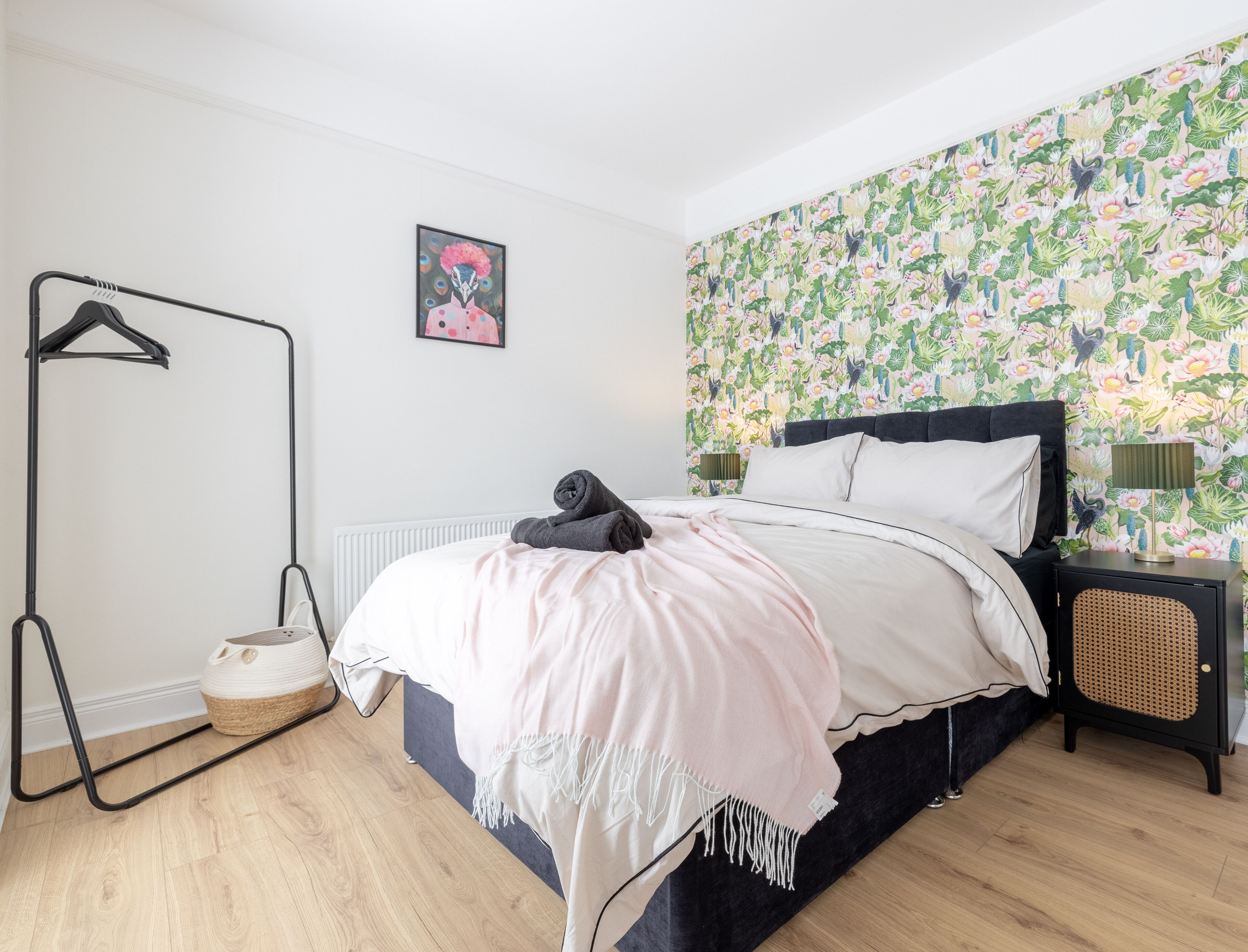 3 bedrooms, iron/ironing board, WiFi, bed sheets