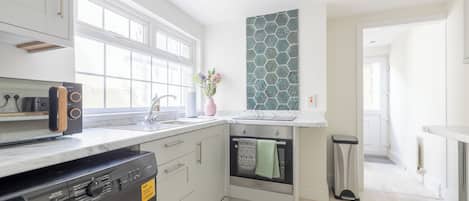 Fridge, microwave, oven, dishwasher