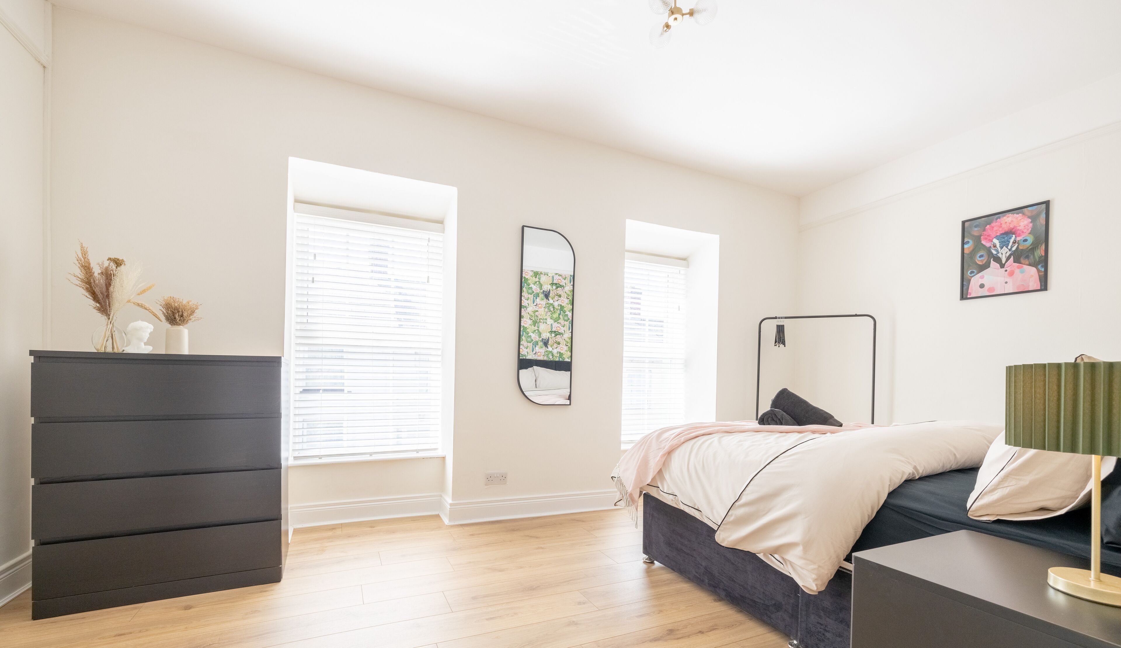 3 bedrooms, iron/ironing board, WiFi, bed sheets