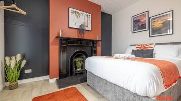 3 bedrooms, iron/ironing board, travel cot, free WiFi