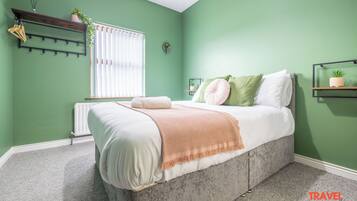 3 bedrooms, iron/ironing board, travel cot, free WiFi