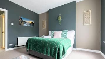 3 bedrooms, iron/ironing board, travel cot, free WiFi