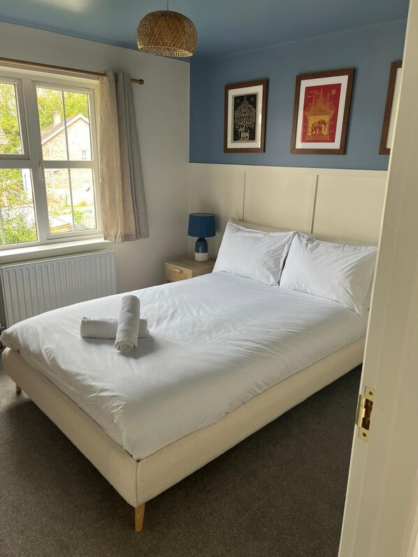 2 bedrooms, iron/ironing board, free WiFi, bed sheets