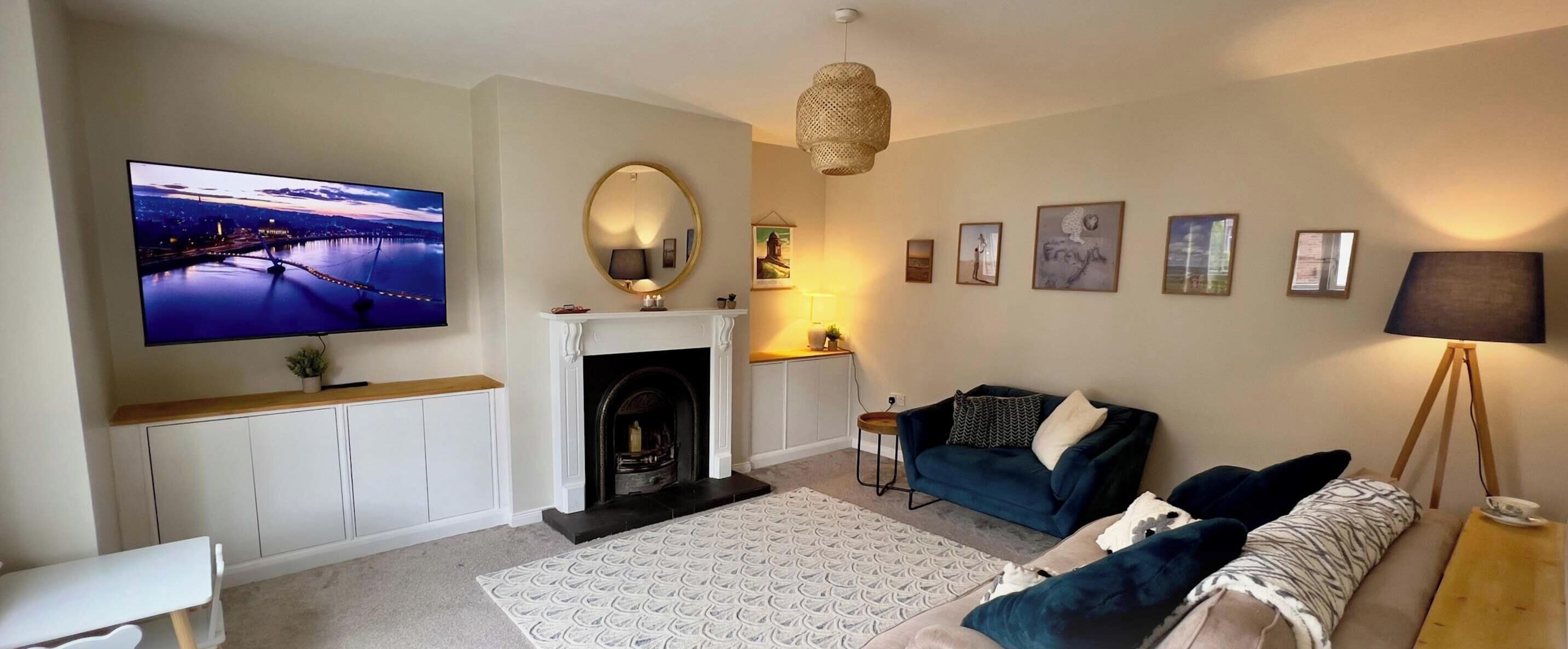 TV, fireplace