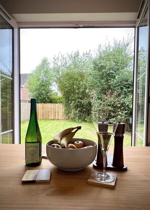 Interior - Quiet 2BR Home with Garden, Sleeps 5 (Londonderry)