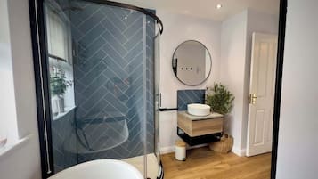 Shower, hair dryer, shampoo
